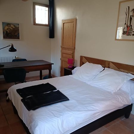 Hotel Lou Boulugi Aix-en-Provence Esterno foto