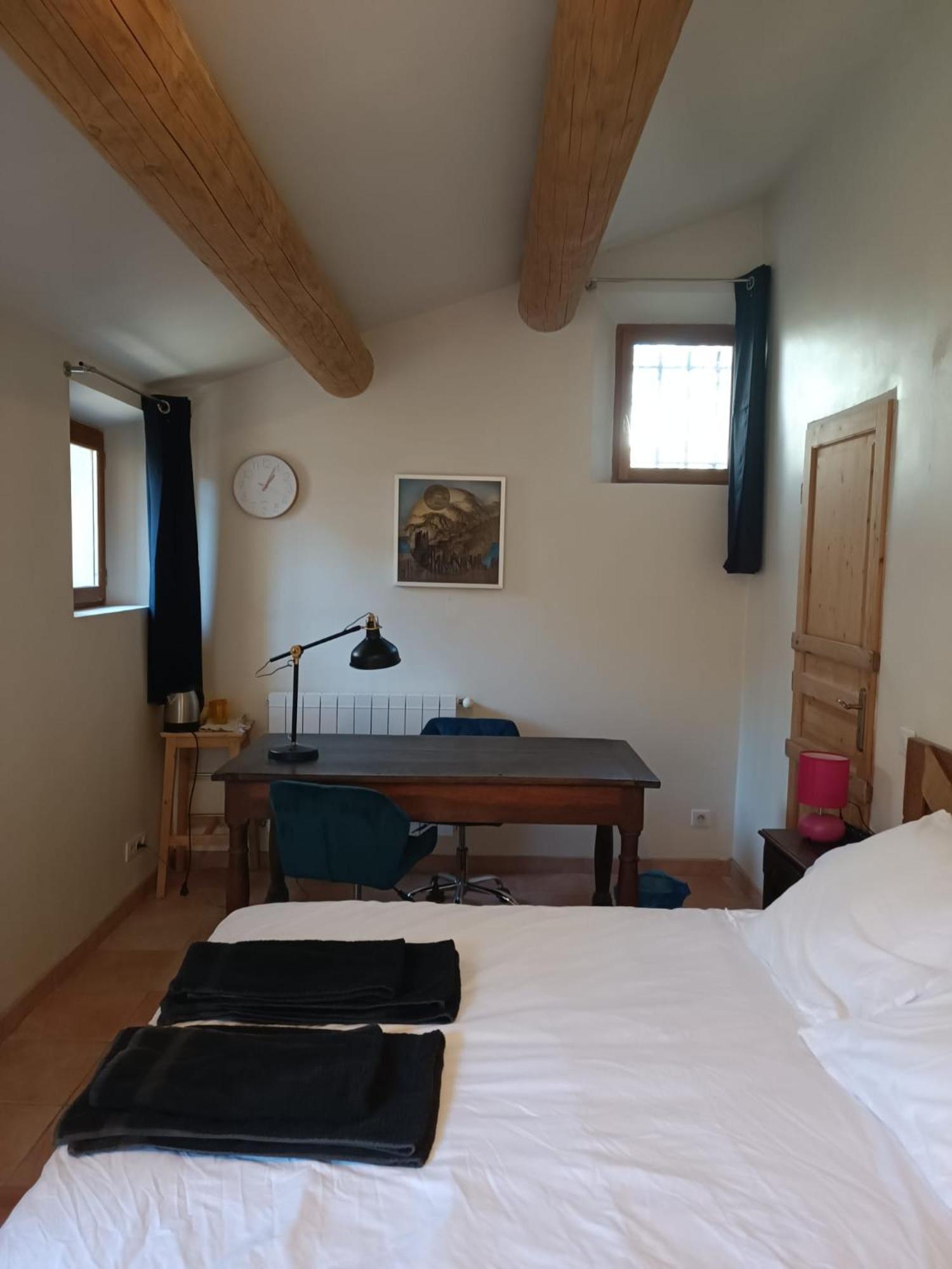 Hotel Lou Boulugi Aix-en-Provence Esterno foto