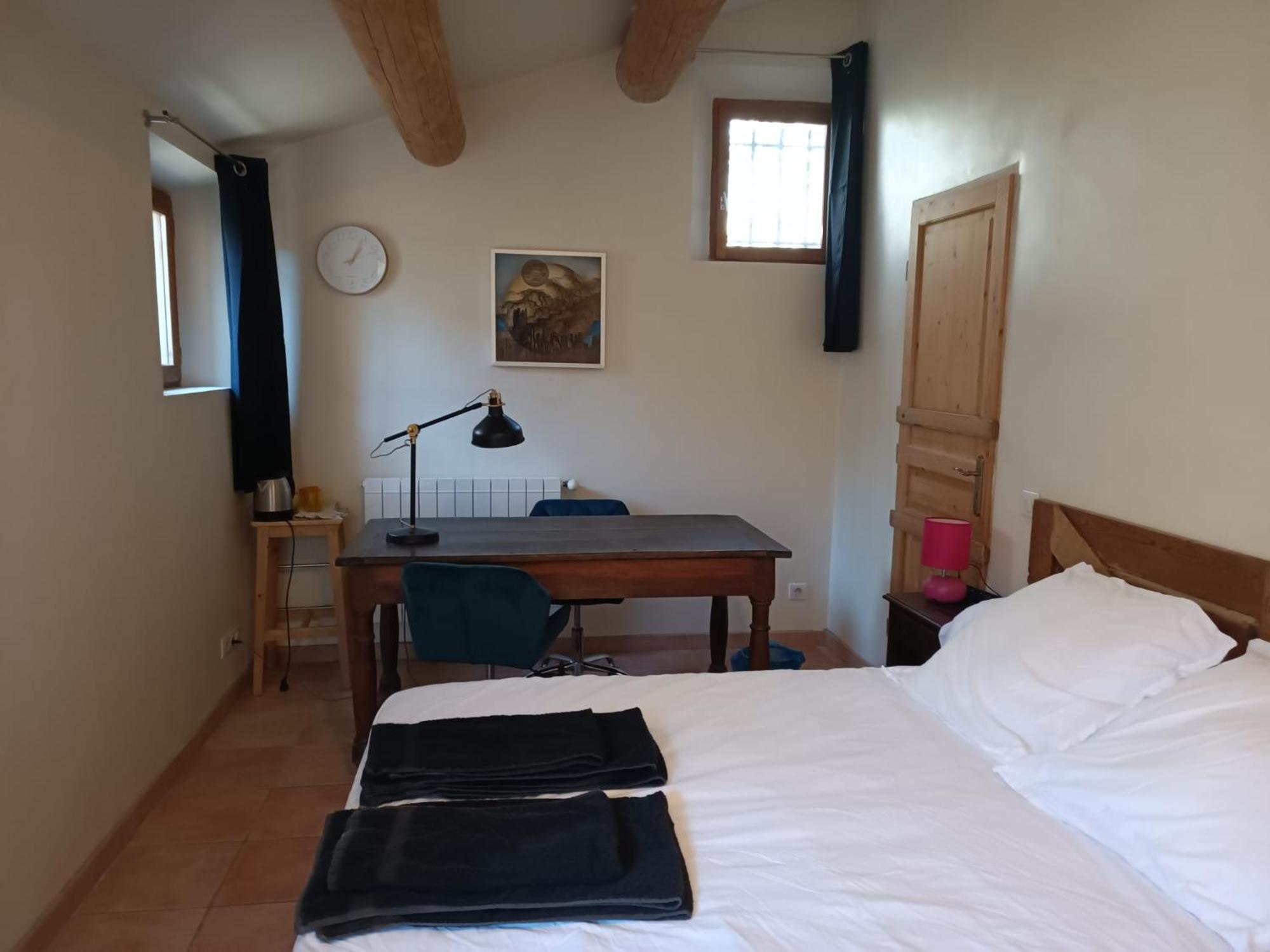 Hotel Lou Boulugi Aix-en-Provence Esterno foto